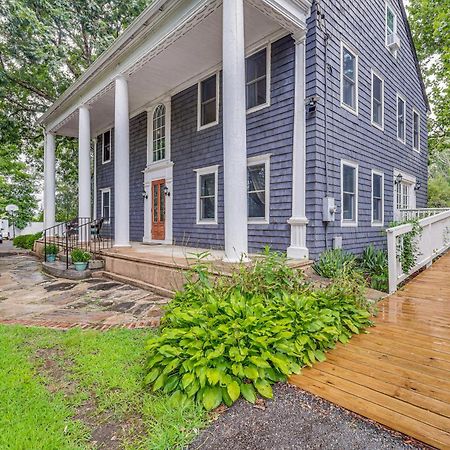 Quintessential New England Home With Patio And Grill! Putnam Exteriör bild