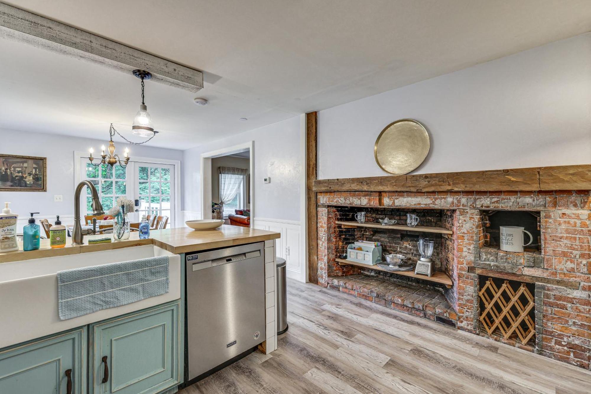 Quintessential New England Home With Patio And Grill! Putnam Exteriör bild