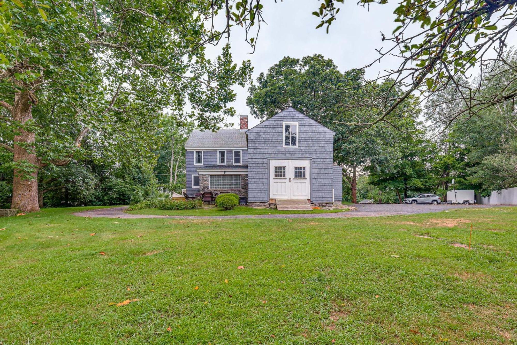 Quintessential New England Home With Patio And Grill! Putnam Exteriör bild