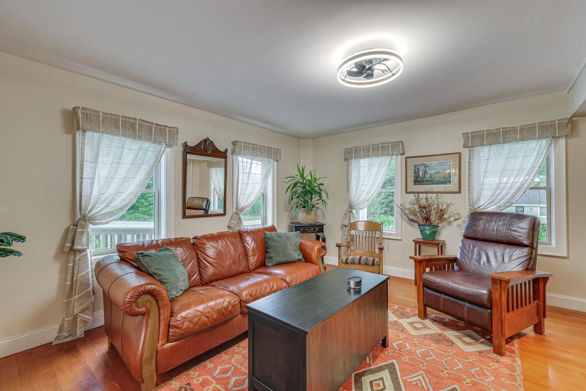 Quintessential New England Home With Patio And Grill! Putnam Exteriör bild